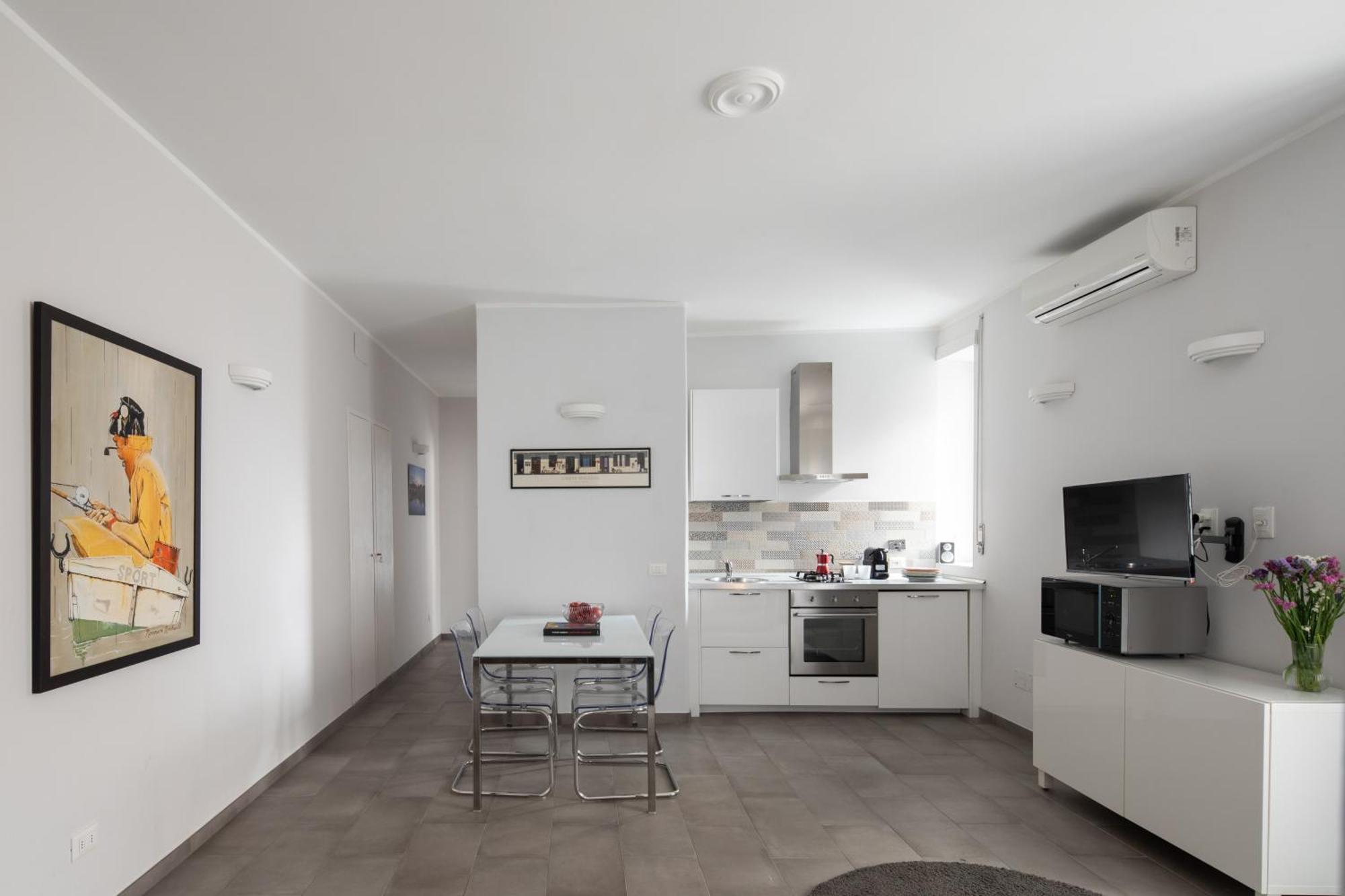 And Spacious Near The Vatican And Starbucks Apartment